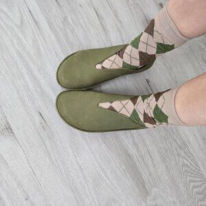 Loints of Holland | minimalist olive green leather slip-on flats shoes | WMS 7